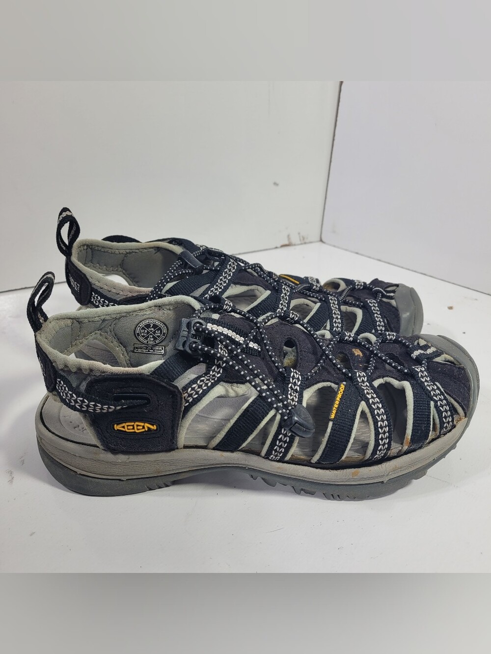 KEEN Whisper Womens 7 Sandals Black Gray Hiking Water Shoes 1008448 EU 37.5 UK 4